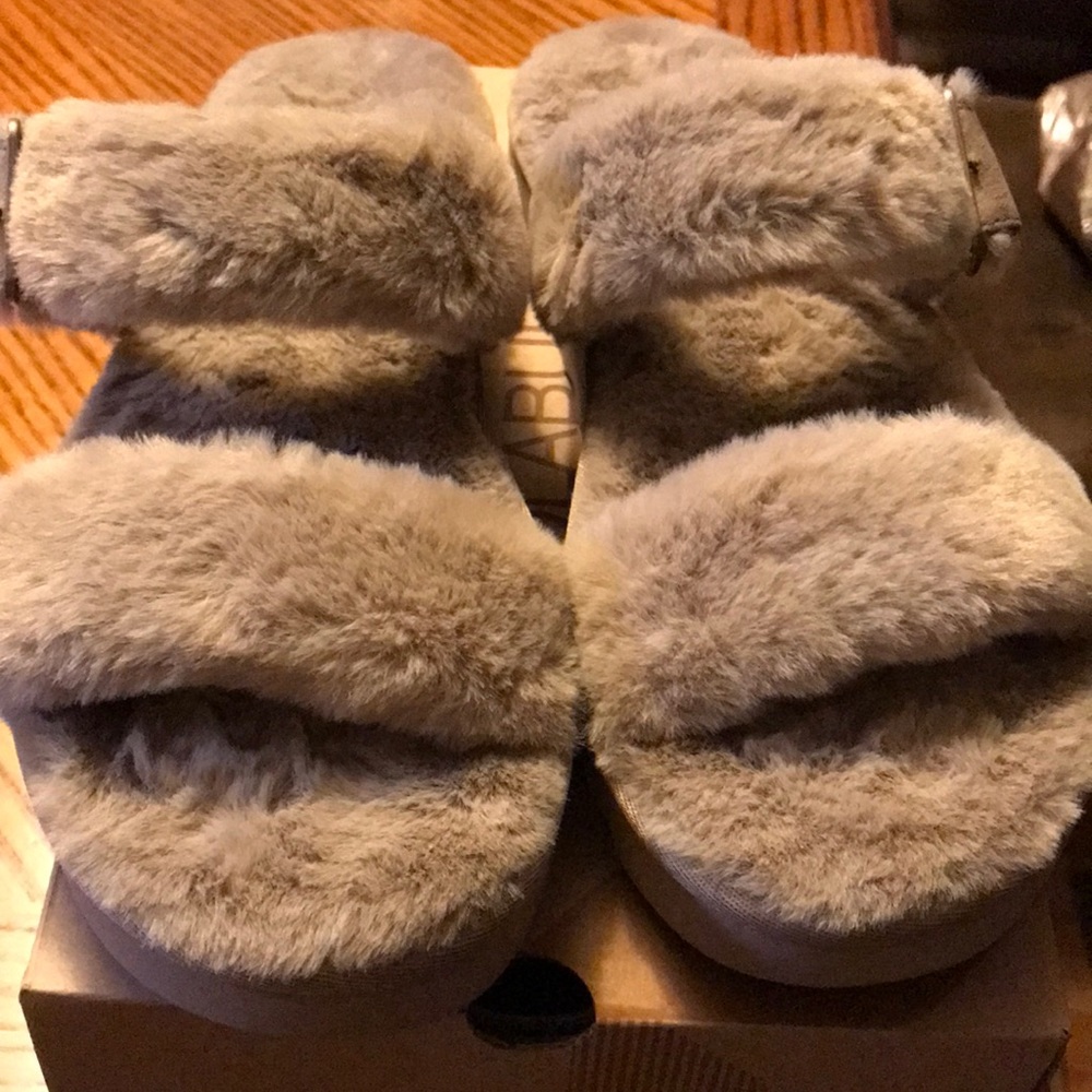 Kookaburra by Ugg slides